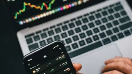 Черные дни для фондовых рынков: индексы рухнули на 10-15% за три торговые сессии