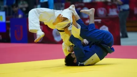 Нұрәділ Әлжан Азия чемпионатында қарсылас шақ келтірер емес