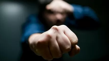 Поступившего за рубеж старшеклассника из зависти избили сверстники в Жанаозене - СМИ  