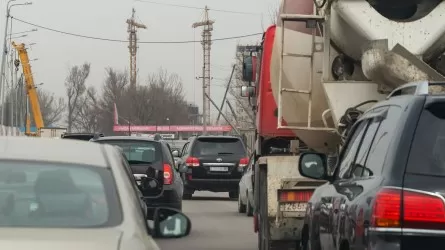 Минтранс вводит полный запрет на крупнотоннажный транспорт