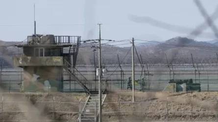 Военные Южной Кореи сделали предупредительные выстрелы из-за солдат КНДР на границе 