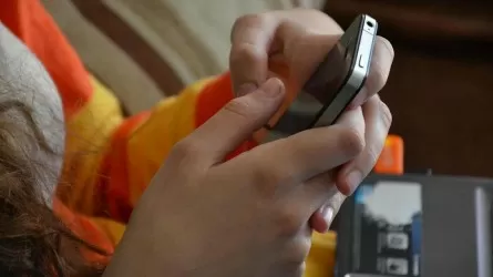 Балаларды қауіпті контенттен қорғайтын сим-карта іске қосылды
