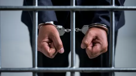 Мектеп оқушысын зорлаған мұғалім өмір бойына бас бостандығынан айырылды