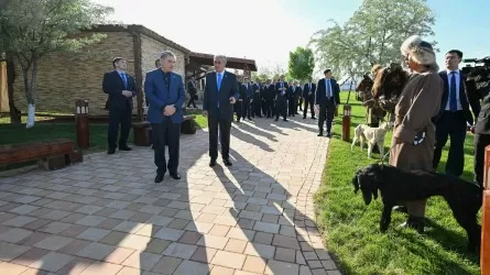 Токаев и Бердымухамедов посетили комплекс "Этноаул"