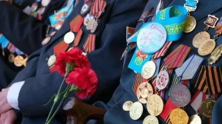 Какую единовременную помощь к 80-летию Победы получат ветераны ВОВ и труженики тыла в Алматы 
