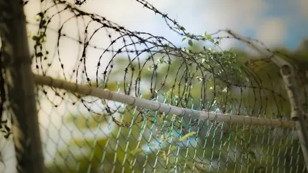 Чиновник подозревается в получении крупной взятки и хищении бюджетных средств в Карагандинской области 