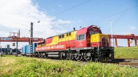Первый регулярный грузовой поезд в Центральную Азию отправился из Китая 