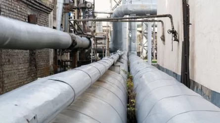 В Темиртау теплотрасса за 4.5 млрд тенге лежит в воде