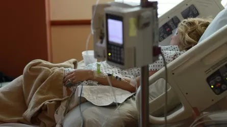 Женщина не ела обычную пищу два года после редкой формы Covid-19 