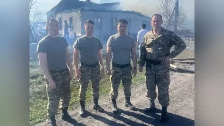 Қарағандыда өртке оранған үйден 3 бала құтқарылды