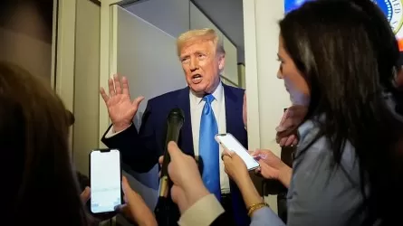 Вступили в силу пошлины Трампа: рынки пошатнулись   