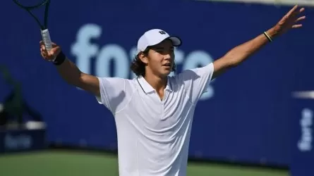 Омарханов вышел во второй раунд ивента ITF в Шымкенте