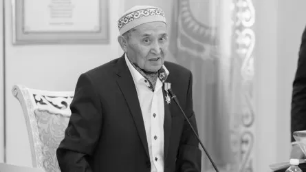 Токаев выразил соболезнования родным и близким писателя Акима Тарази  