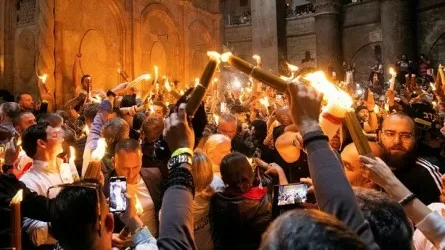 В храме Гроба Господня сошел Благодатный огонь