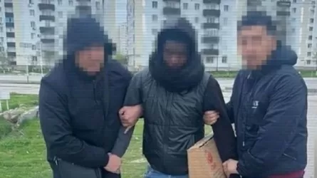 Футболист из Африки и актер сериалов попались с наркотиками в Казахстане  