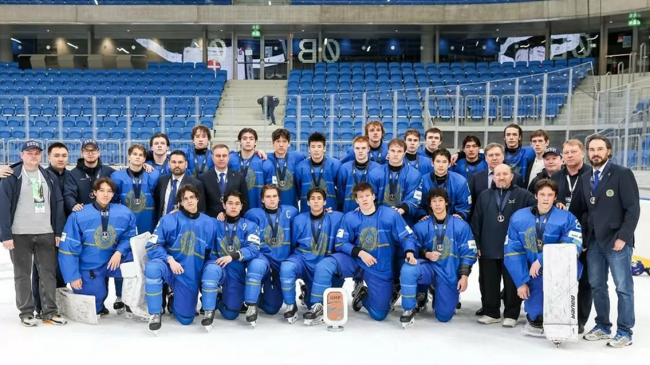 Қазақстан U18 құрамасы хоккейден әлем чемпионатында қола медаль жеңіп алды