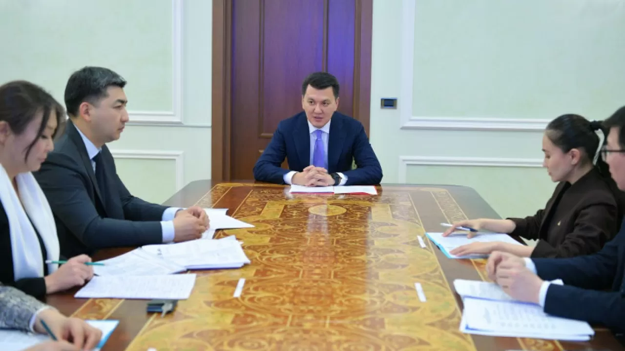 Ерлан Қарин балалардың қауіпсіздігін қамтамасыз етуге қатысты жиын өткізді