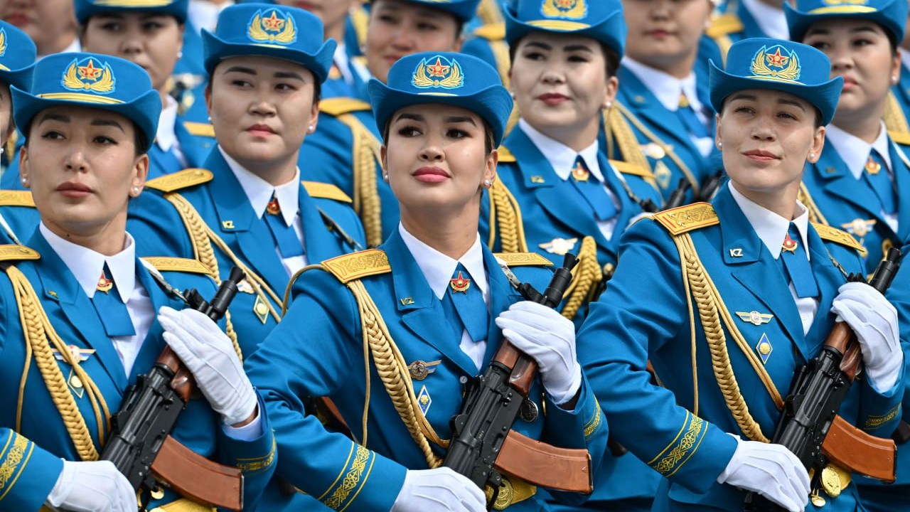 Астанада Ұлы Жеңістің 80 жылдығына арналған әскери парад өтті