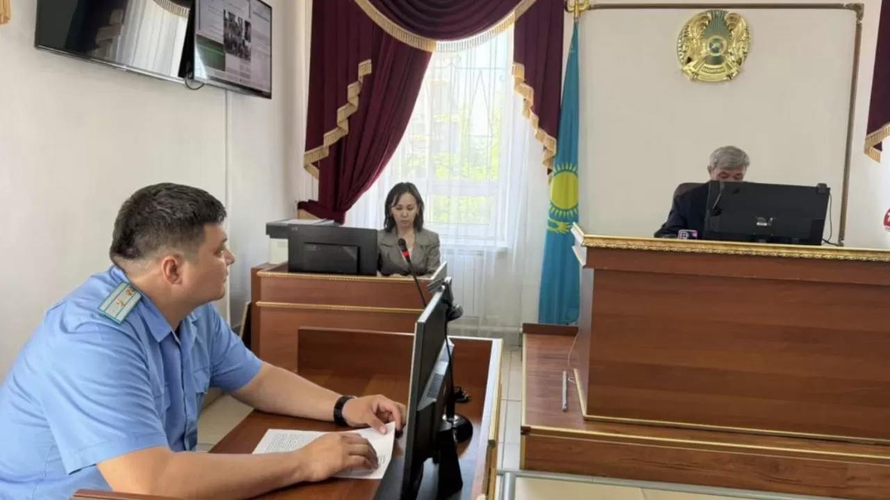 "Мұғалім болды": Ақтөбеде әйел тапа тал түсте 2 баласын тұншықтырып өлтірген