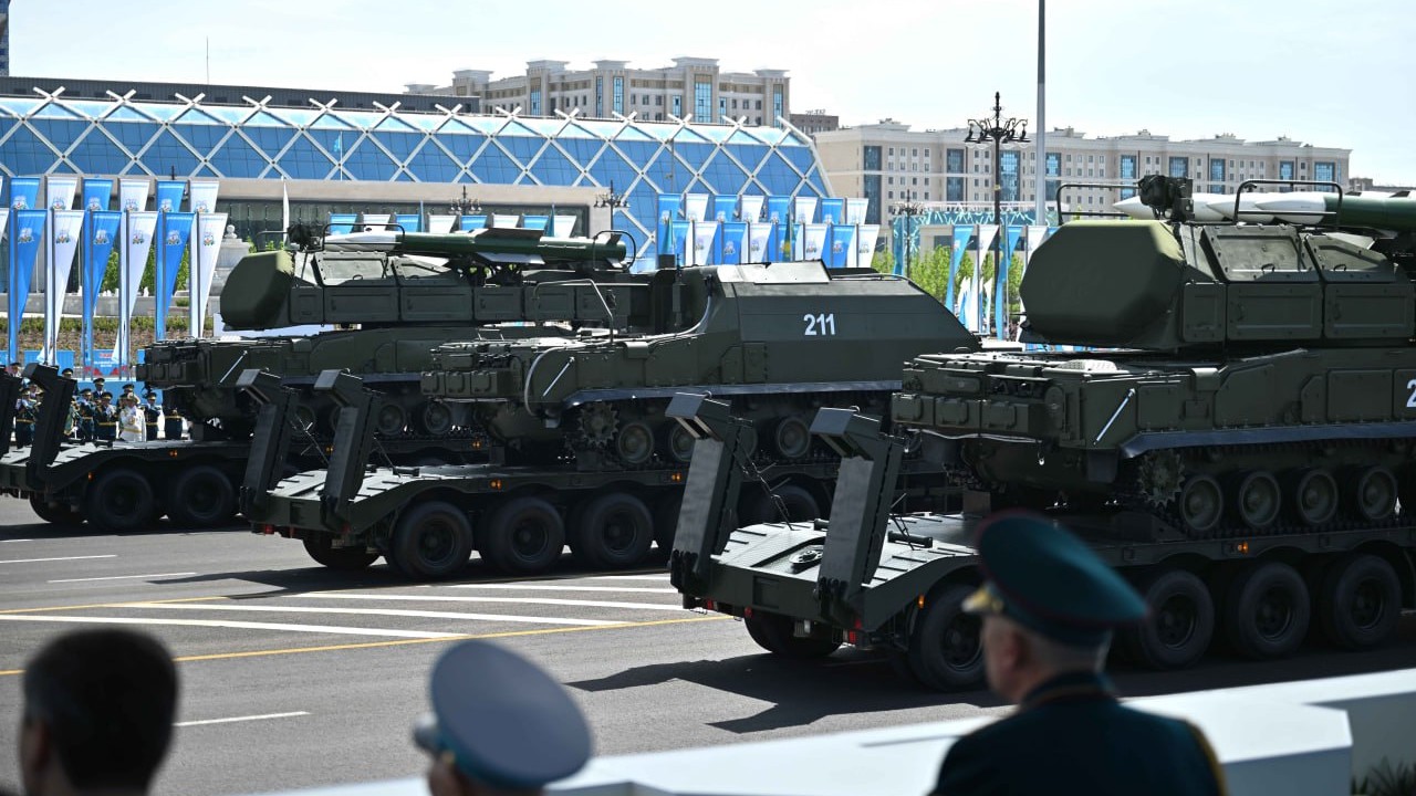 Астанада Ұлы Жеңістің 80 жылдығына арналған әскери парад өтті