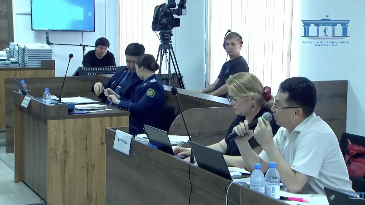 "Нұрқанатты тепкенімді мойындаймын": Екінші айыпталушы төбелес қалай басталғанын айтты