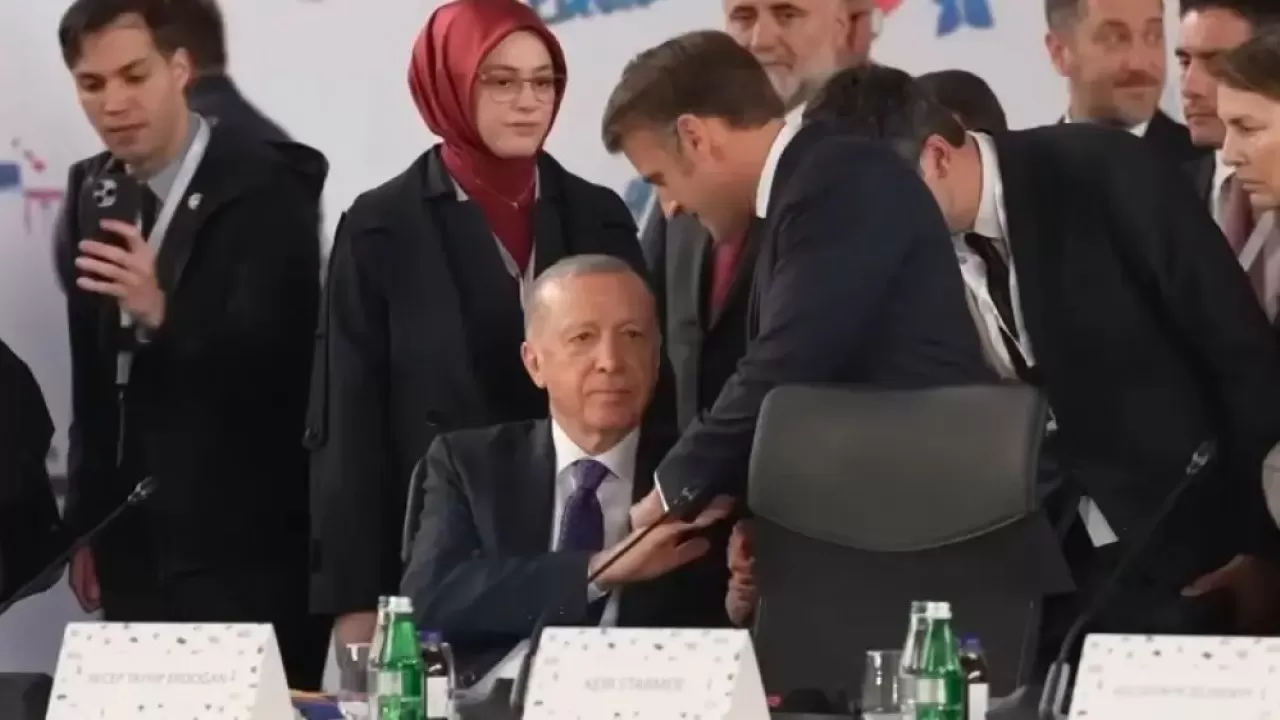 Түркия мен Франция басшысы ерекше әрекетімен көзге түсті