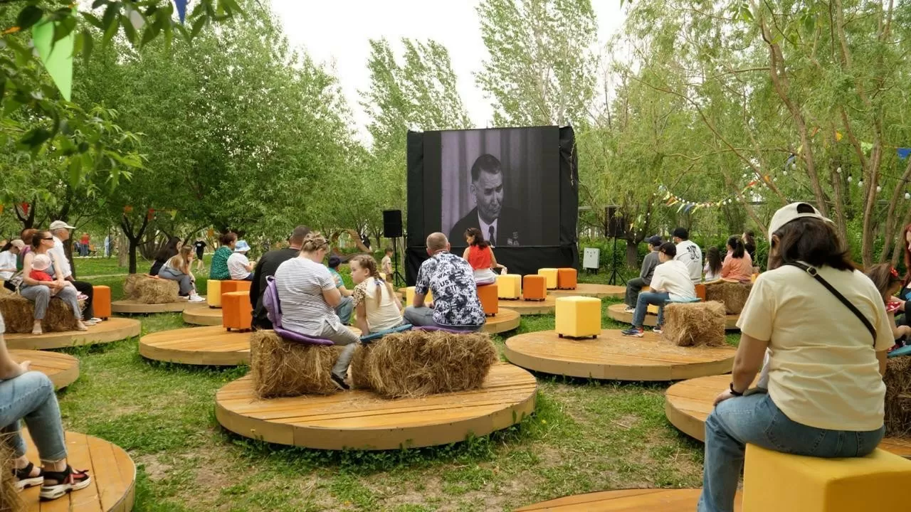 "Бейбіт аспан астында": Астанада ашық аспан астында мерекелік іс-шара өтті