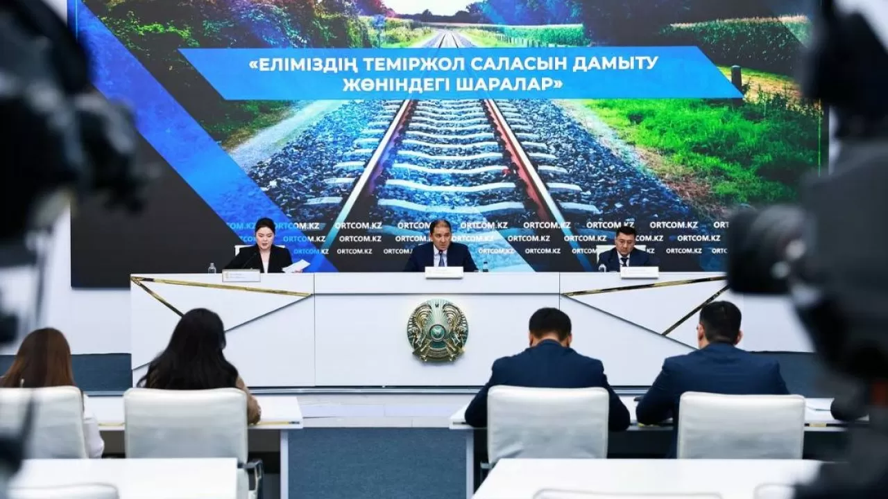 Теміржол желісінде екі жаңа электр пойызы қатынайды
