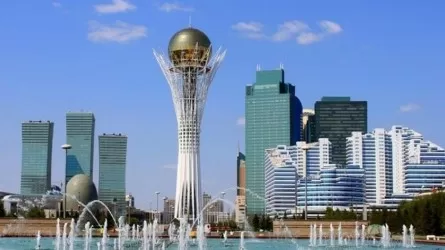 Фонтаны запустили  в Астане