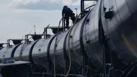 Россия по просьбе Китая готова увеличить поставки нефти через Казахстан 