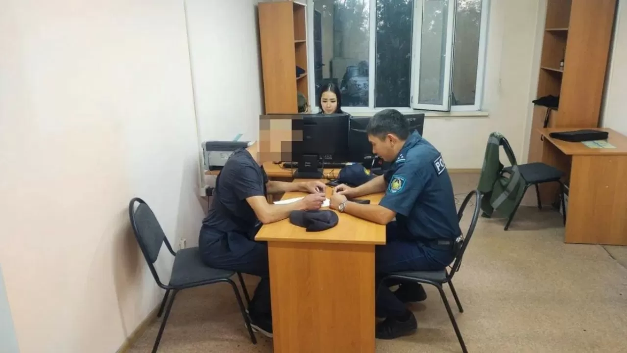 Семей қаласында автобус жүргізушісіне қол көтерген адам ұсталды
