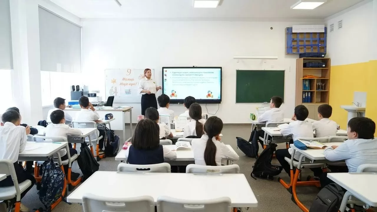 Білім берудегі өзгерістер көшбасшылары – жаңа сапа, жаңа серпін 
