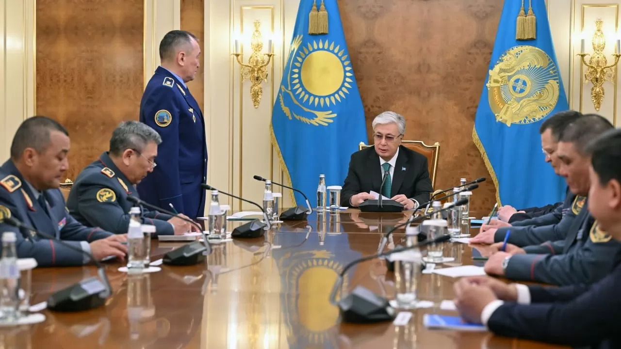 Президент Қорғаныс министрлігінің басшылығымен кеңес өткізді 