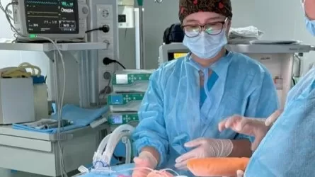 Хирурги спасли недоношенного младенца с блокадой сердца 