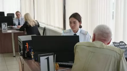 На севере Казахстана оформили документы тем, кто жил без них годами 