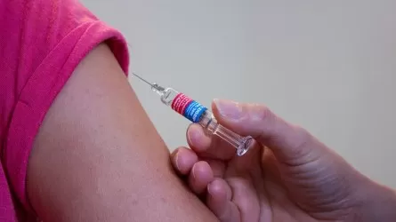 Как системная вакцинация спасает казахстанцев, рассказали санврачи 