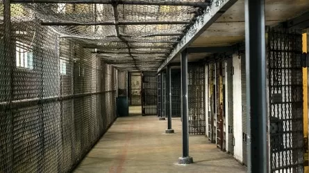 Суд заменил ограничение свободы на колонию нарушителю пробационного контроля в области Жетысу 