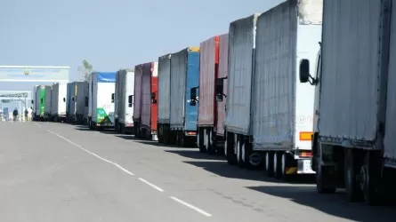 Елімізде жүк көліктеріне шектеу енгізіледі