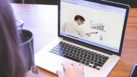 Кто и как проходит онлайн-обучение на платформе Skills Enbek в РК 