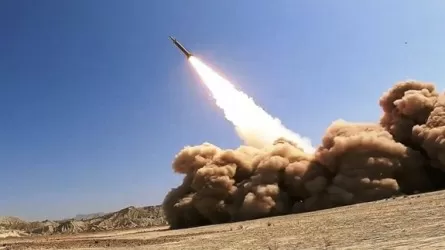 Иран успешно провел испытание ракеты с двухтонной боеголовкой