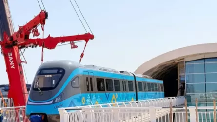 Первые вагоны LRT поставили на рельсы в Астане  