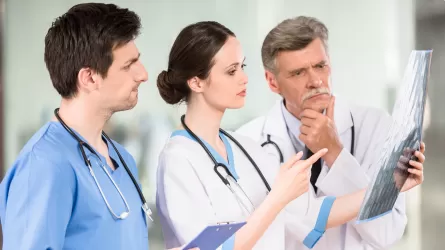 Бүгін медицина мамандары кәсіби мерекелерін атап өтеді