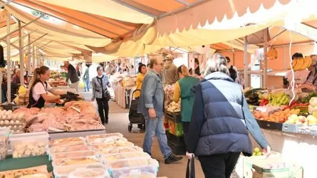 В Алматы ярмарки выходного дня собирают сотни тысяч покупателей