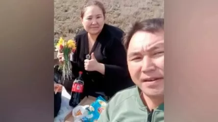 Ақтөбеде қызғалдақпен фотоға түскен әкімге қатысты іс тоқтатылды