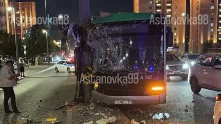 Автобус апатынан соң екі аяғынан айрылған 8 жасар қызға 19,6 млн теңге берілетін болды