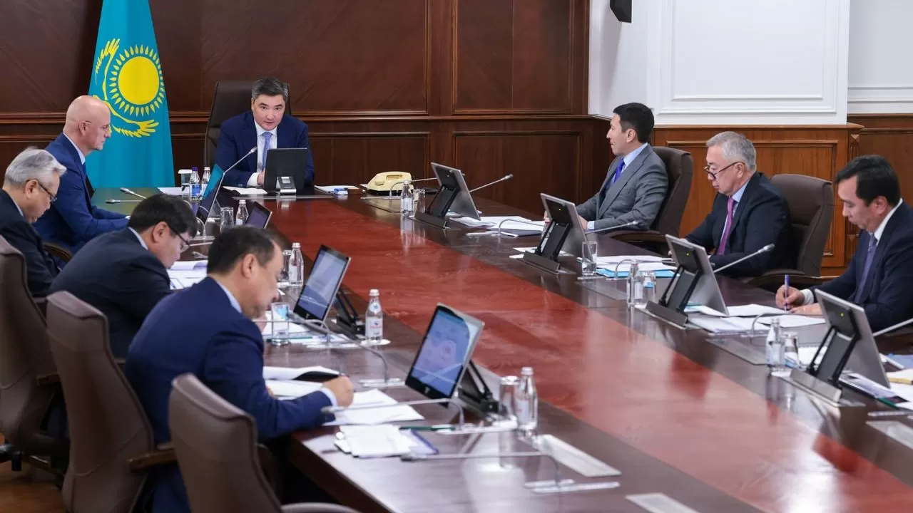  Премьер-министр Олжас Бектенов көлік саласындағы ірі инвестициялық жобалар бойынша кеңес өткізді