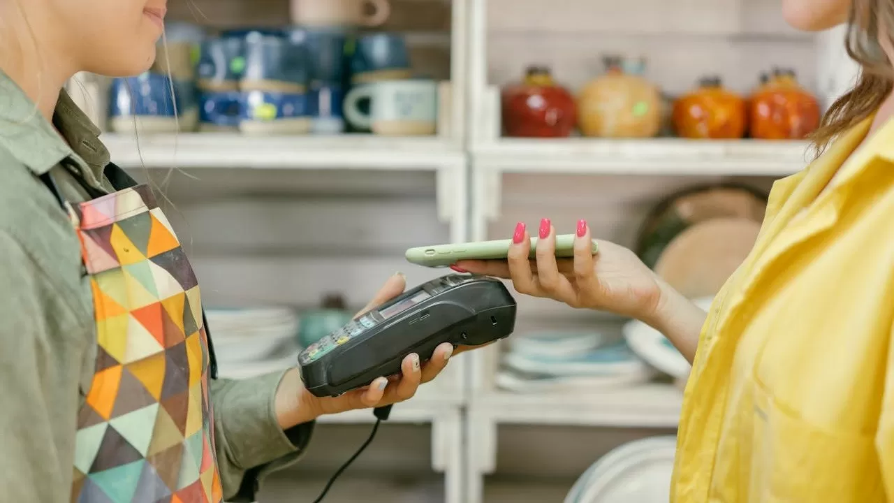 Каждому казахстанцу доступен новый вид заработка на чужих ошибках 