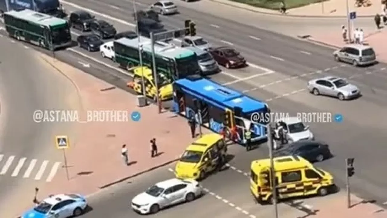 Астанада автобустың қатысуымен жол апаты болды