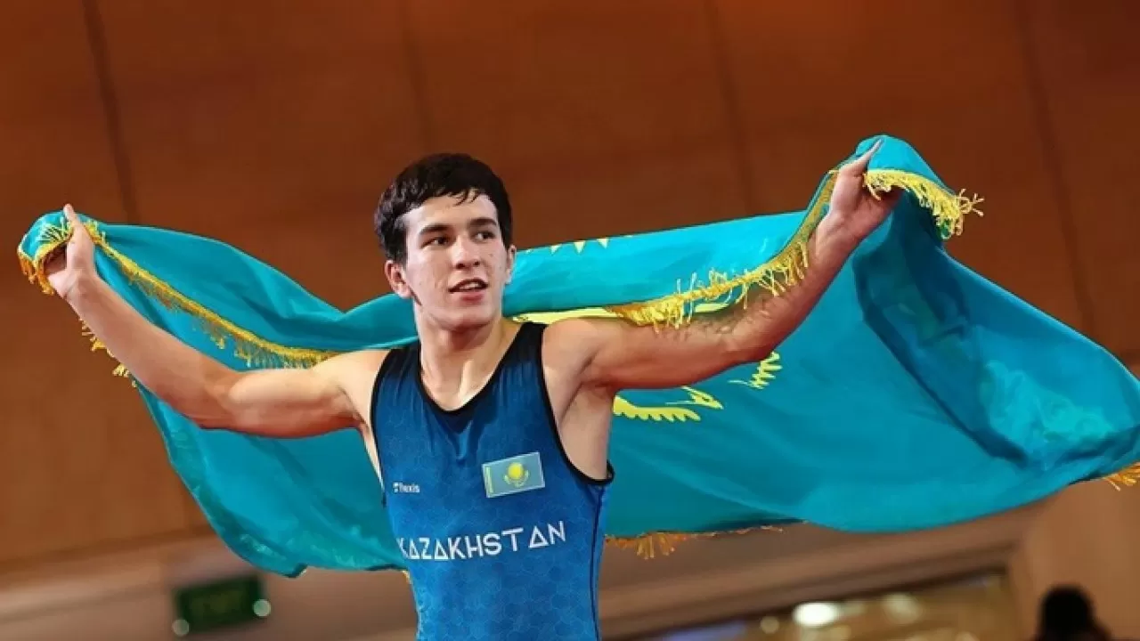 13 золотых медалей чемпионата Азии завоевали казахстанские борцы