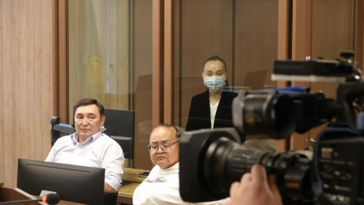 Перизат Қайраттың сот отырысына жәбірленушілер келмей қалып жатыр